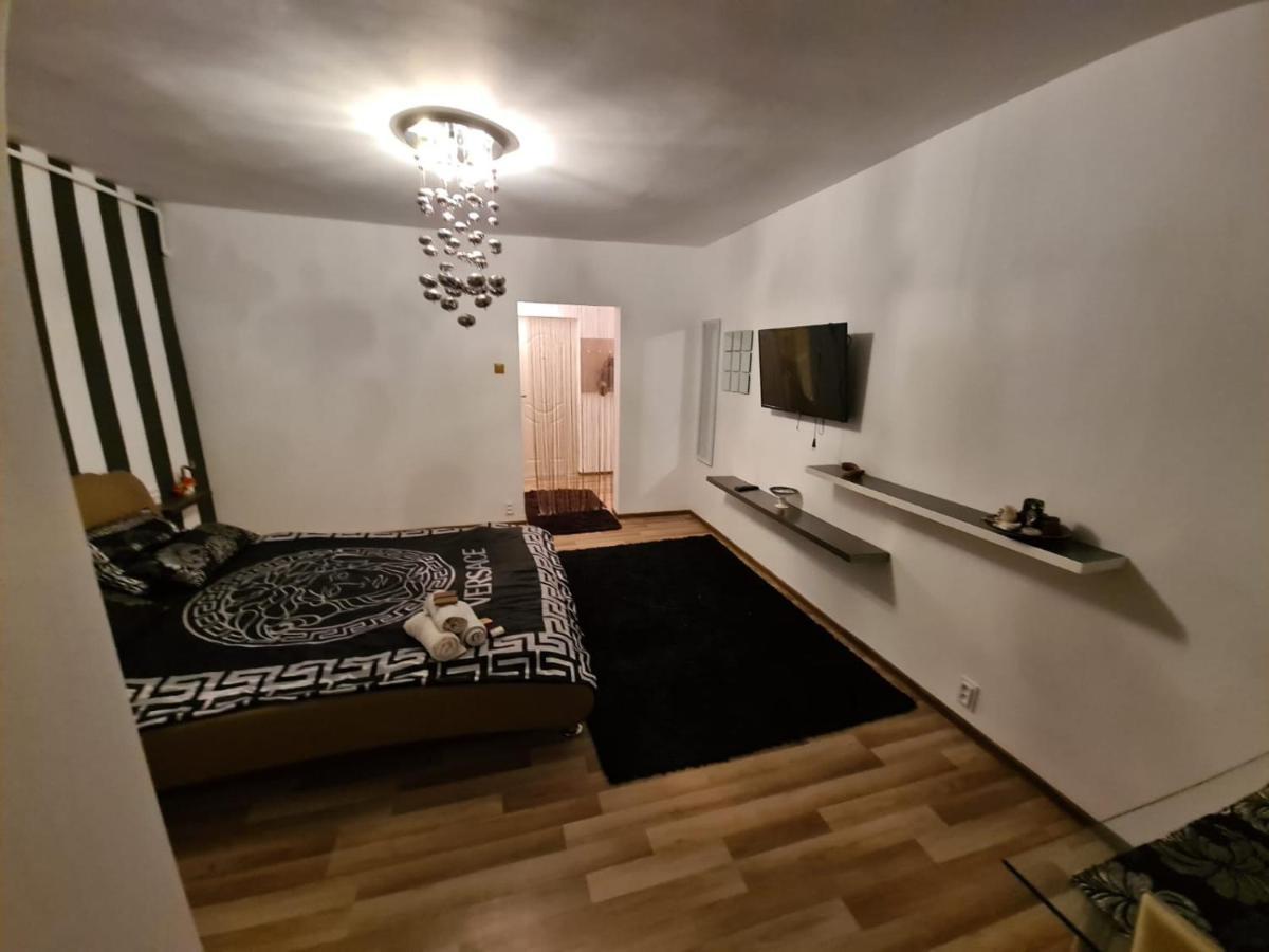 Apartament Cristina Lägenhet Deva Exteriör bild