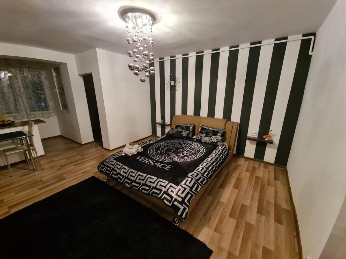 Apartament Cristina Lägenhet Deva Exteriör bild